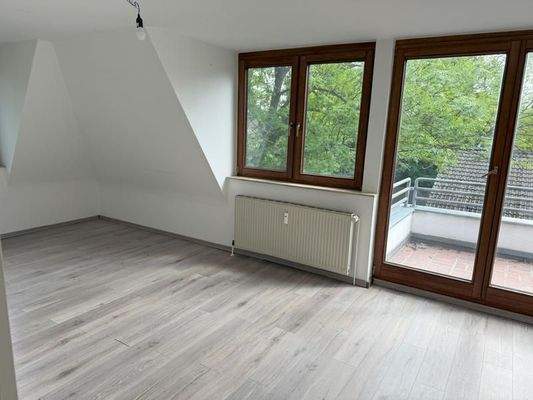 Zimmer mit Balkon 1.JPG