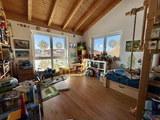 Wohnhaus OG: Kinderzimmer