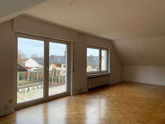 gr. Wohn,- Esszimmer im 1. OG