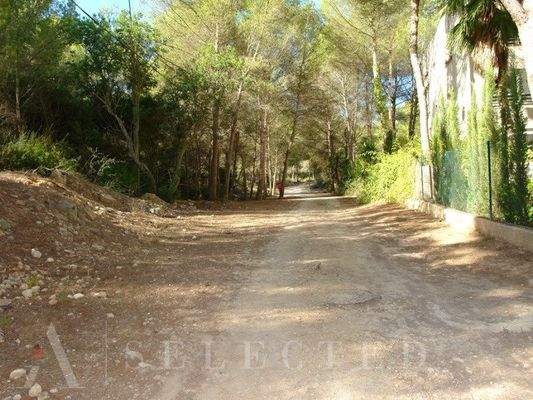 Urban plot with project and license to build a new construction villa_10