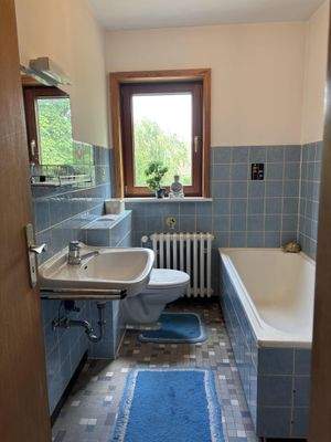 Rechte DHH - OG - Badezimmer