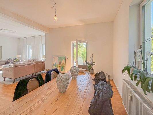 Wohnzimmer mit Essbereich