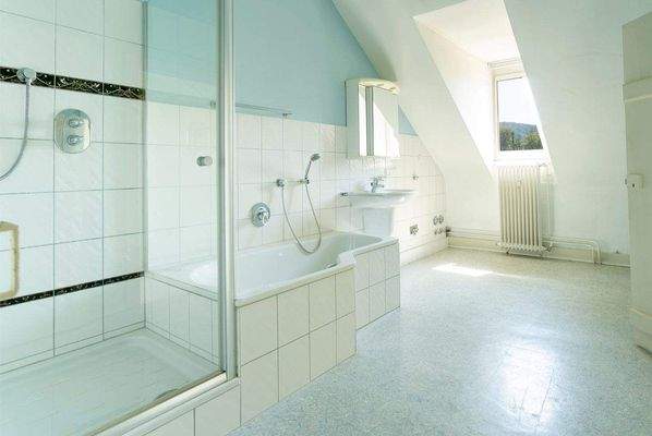 Badezimmer im 1. OG