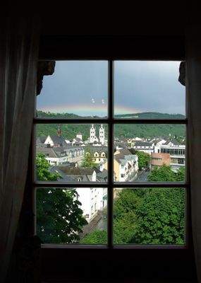 Blick aus der Wohnung über die Stadt am Rhein 