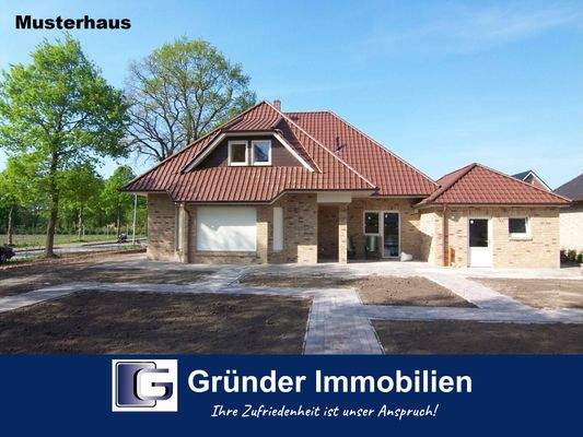 Moderner Walmdachbungalow - klimafreundlich