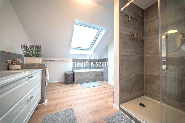 Badezimmer Dachgeschoss