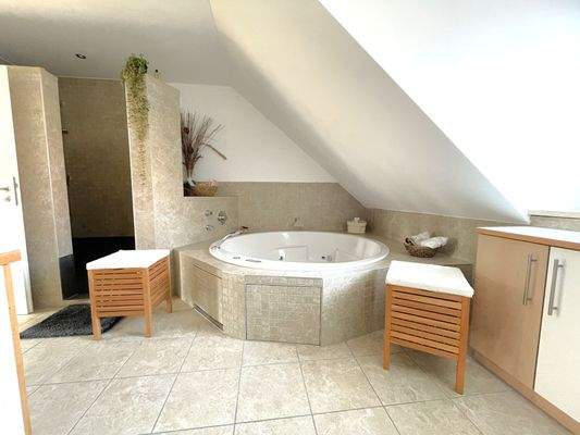 Großer Whirlpool, Bad Eltern