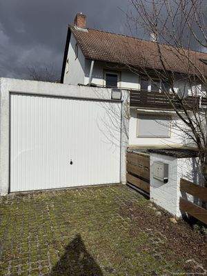 Einzelgarage + Stellplatz