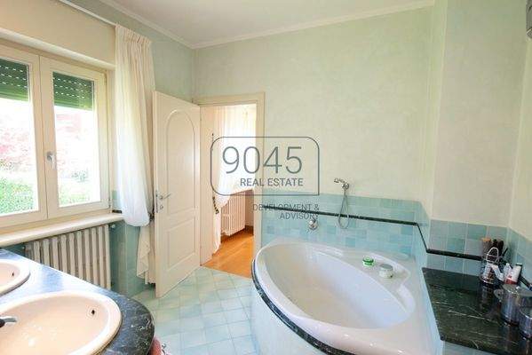 Exklusives Villenanwesen mit Seeblick in Garda - Gardasee