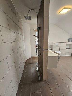 Moderne Wasserfall Dusche 