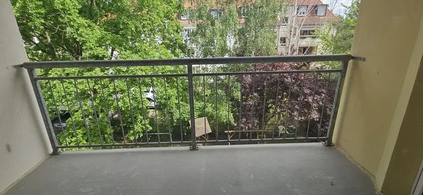 der Balkon zum grünen Innenhof