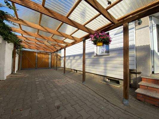 Ihre Autos stehen im Trockenen!