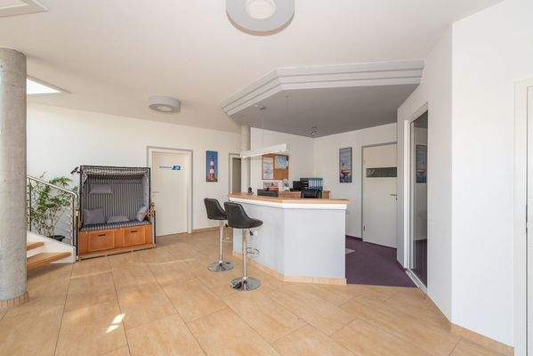 6_büro-mieten-usedom-eingangsbereich-bürogebäud