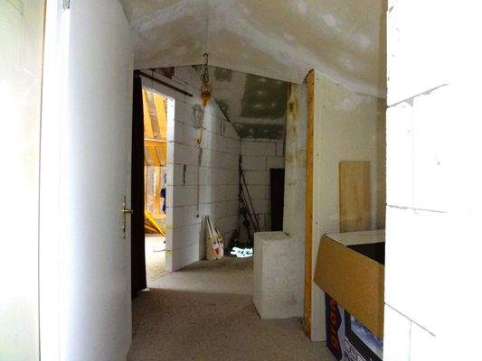 Zwischenmauern bereits vorhanden