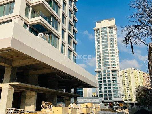 Apartments in a Secure Complex with Sea View in Ataşehir