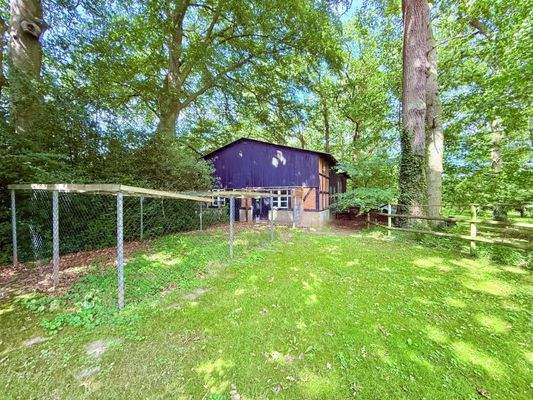 Pferdestall/Holzhaus