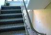 Treppe zum OG re. Einganstür