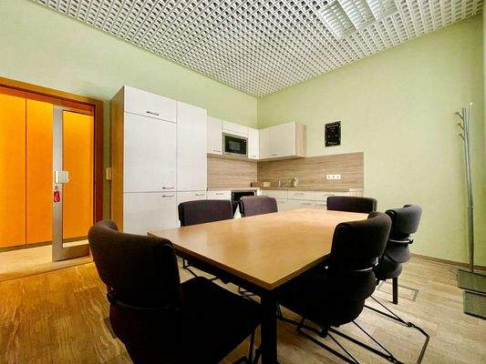 Aufenthaltsraum mit Küche