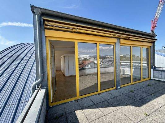 Dachterrasse Blick ins Büro
