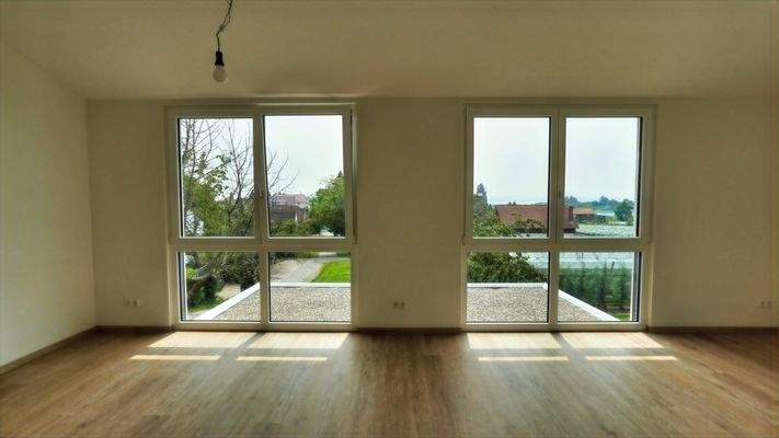 Wohn-Ess-Zimmer mit Fernblick