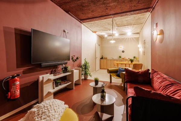 THE FIZZ-Frankfurt-Living Area 2.jpg