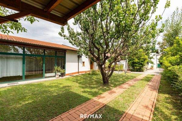 Landhaus Weiden am See Garten/Ausgang Wintergarten