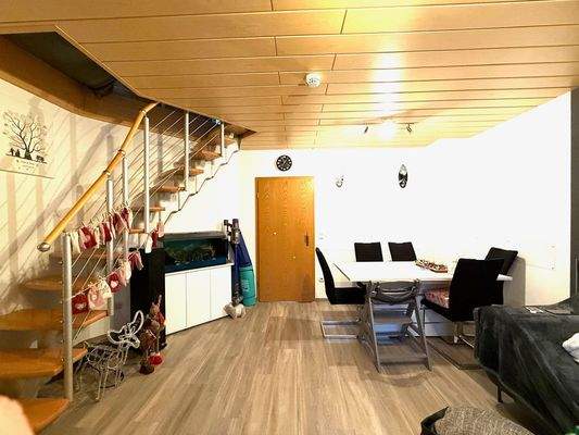 Wohnzimmer mit Essbereich