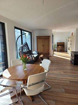 Offener Wohn- und Essbereich