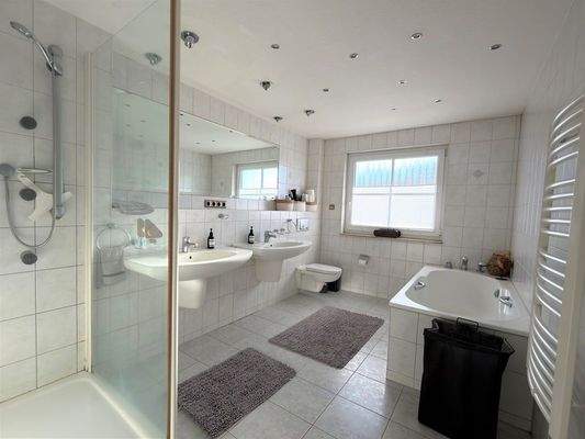 Haus-Sassnitz-09-Badezimmer-01_1024x768.jpg