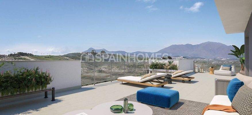 Manilva's Panoramic Golf-View Real Estate near the Beach