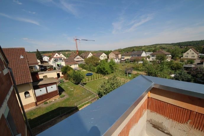 Marko Winter Immobilien - Heidelsheim: gemÃ¼tliche Dachgeschoss-Wohnung mit hochwertiger Ausstattung