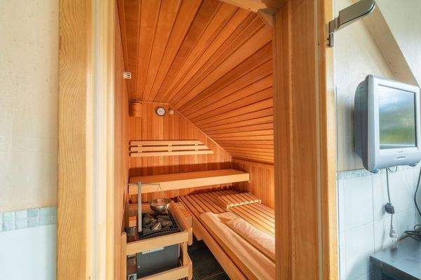 Sauna im Wellnessbad OG