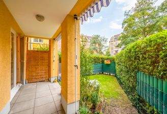 Terrasse mit Garten