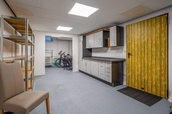 Grosszügige Kellerfläche mit 'Fenster