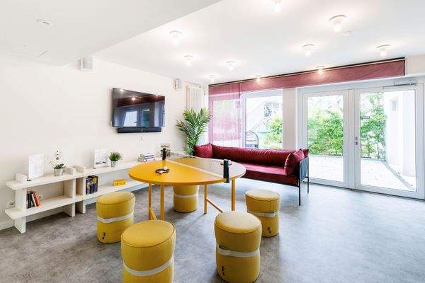 THE FIZZ Hannover Lounge 1.jpg