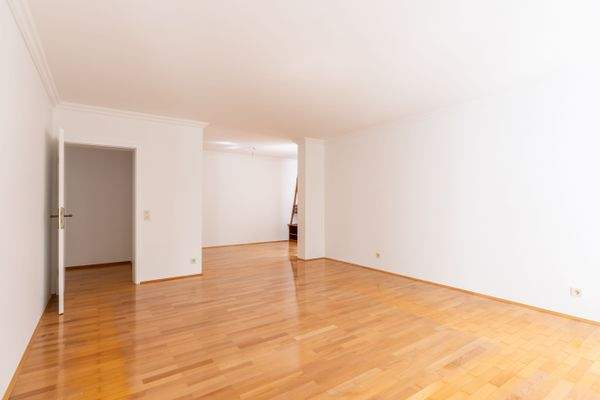 Wohnzimmer/Bibliothek