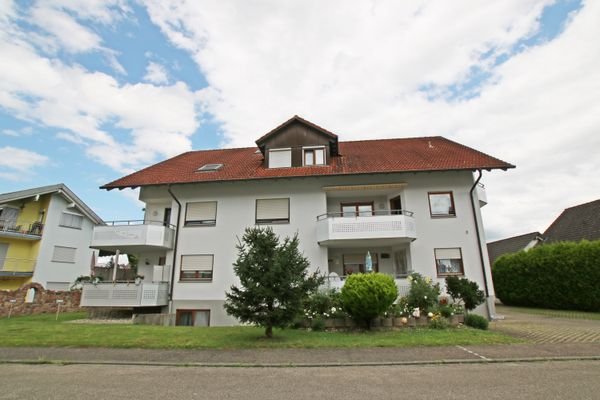 Haus Strassenansicht