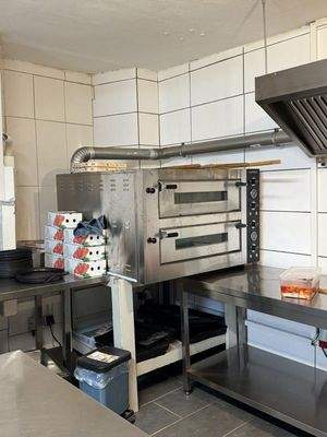 EG_Küche_Pizzaofen.JPG