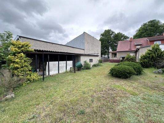 Garage und Überstand