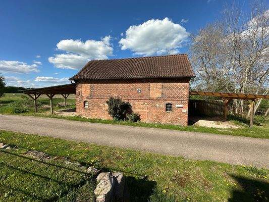 Nebengebäude mit GartenGarage