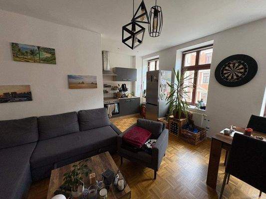 Wohnzimmer mit Küche.jpeg