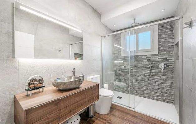 Villa mit Touristenlizenz in Meeresnähe zum Verkauf in Bahía Grande, Mallorca