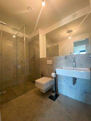 Zimmer I - angrenzendes Bad