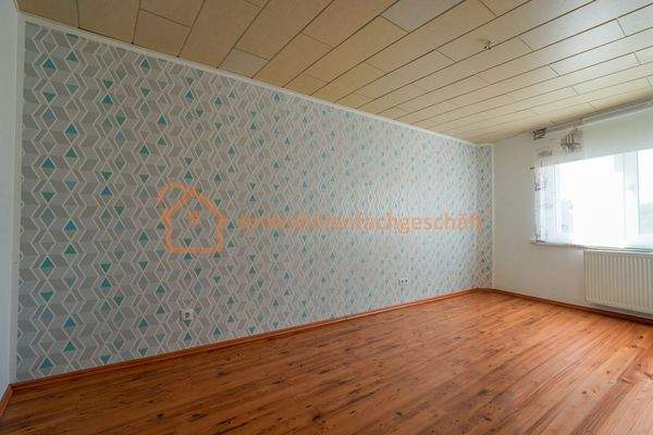 Leeres Zimmer mit Tapete