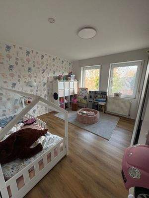 Kinderzimmer mit Spielzeug