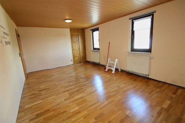 Wohn-/Schlafzimmer Wohnung OG