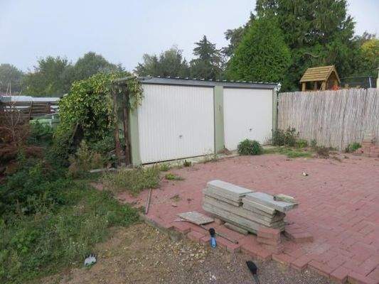 Weitere Garagen auf dem Innenhof 2x