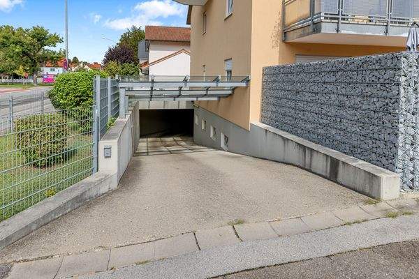 Tiefgaragenzufahrt