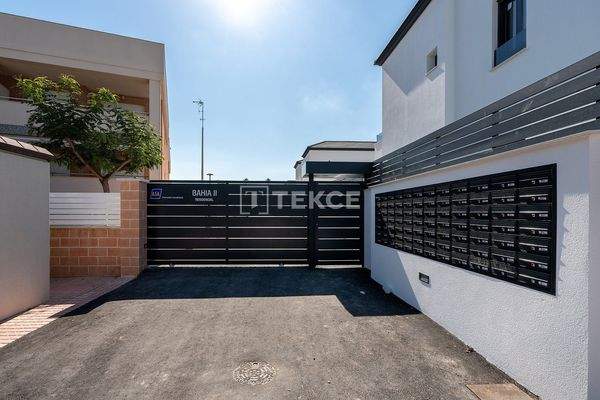 Villas Boasting Chic Design in Gran Alacant Alicante