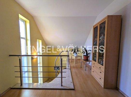 Treppe zum Obergeschoss